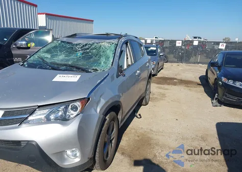 2015 Toyota Rav4 Xle z USA, uszkodzony, nr VIN 2T3WFREV8FW160004